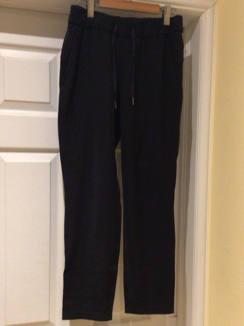 lululemon athletica On The Flight Black Pants Size 6
